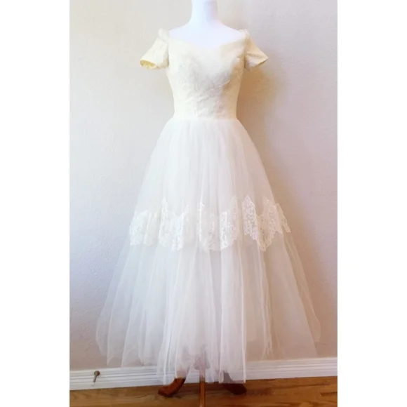 Rike's vintage 1950s stunning tulle off the shoulder tea length wedding gown - Picture 2 of 15